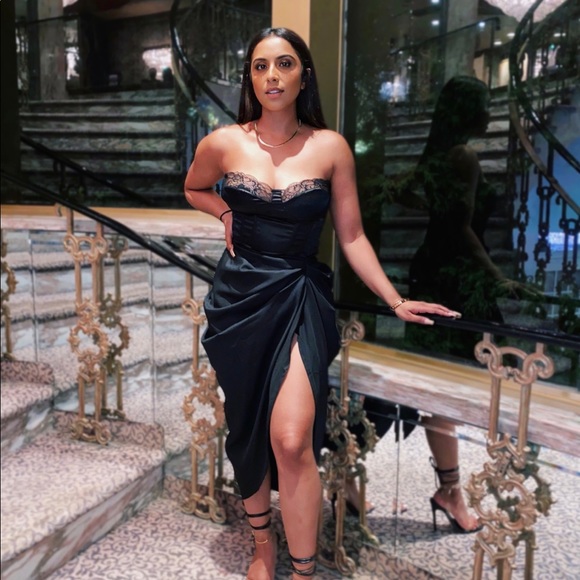 PrettyLittleThing Dresses & Skirts - Black Ruched Side Midi Skirt